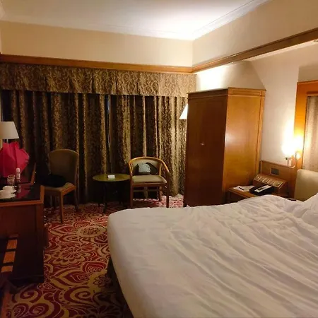 Holiday Hotel