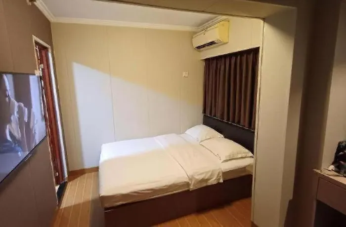 Hotel Holiday Hotel 2*