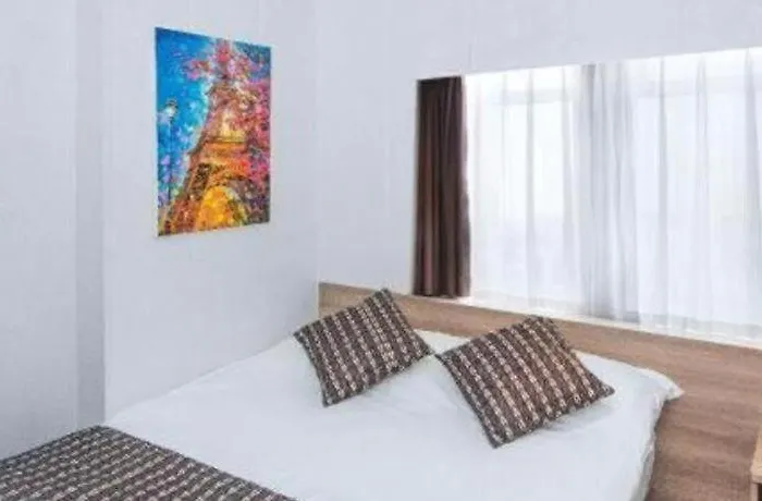 Holiday Hotel