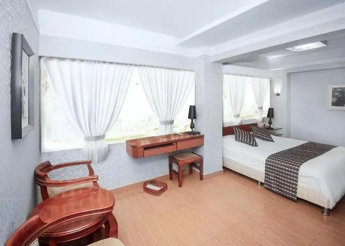 Hotel Holiday Hotel