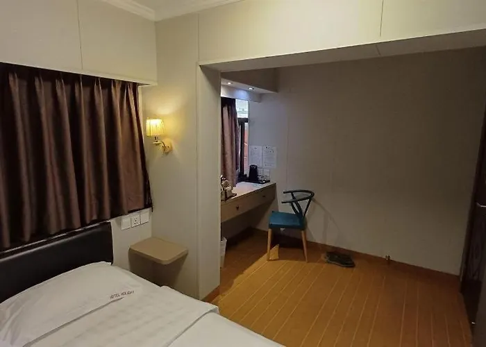 Holiday Hotel Hotel 2*