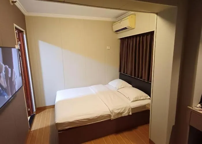 Holiday Hotel 酒店
